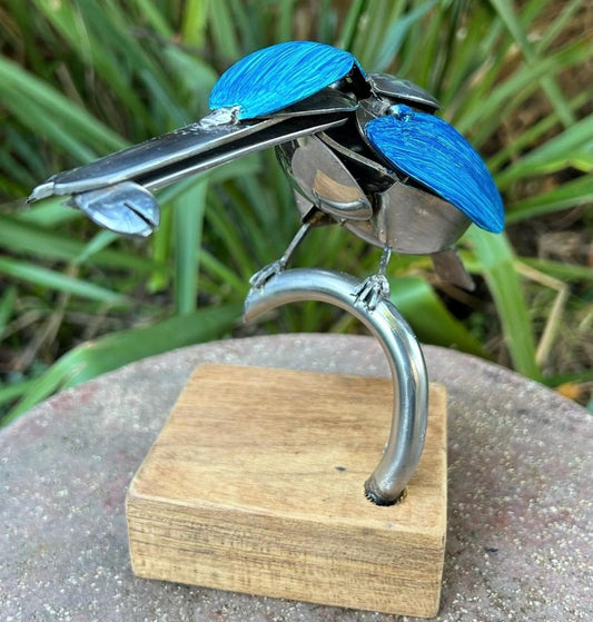 Recycled Stainless Steel Kingfisher Sculpture with Fish – Handmade Garden & Home Decor Bird Lovers