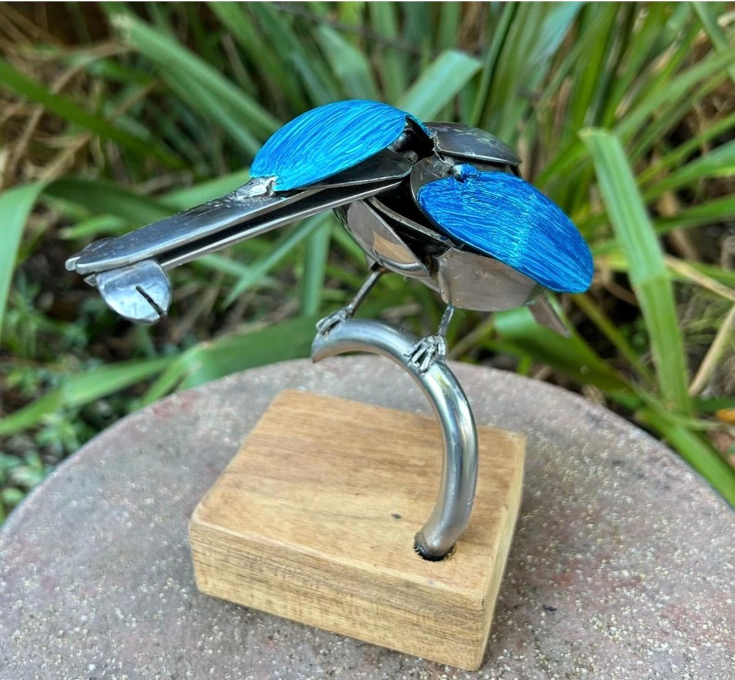 Recycled Stainless Steel Kingfisher Sculpture with Fish – Handmade Garden & Home Decor Bird Lovers