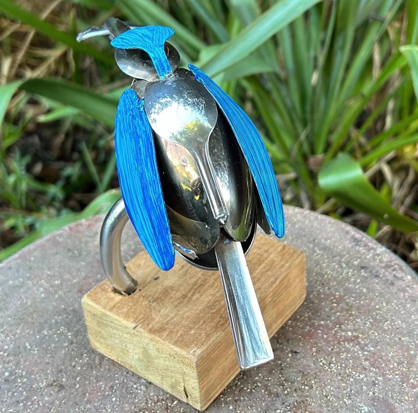 Recycled Stainless Steel Kingfisher Sculpture with Fish – Handmade Garden & Home Decor Bird Lovers