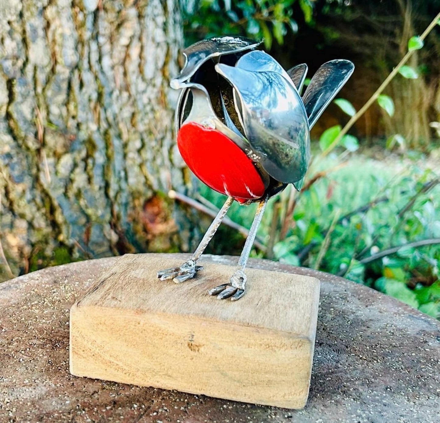 Recycled Stainless Steel Robin Redbreast Sculpture | Handmade Garden Bird Ornament | Indoor & Outdoor Metal Art Gift